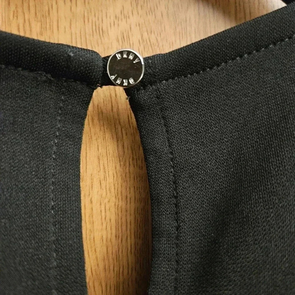 DKNY Extend Shoulder Pleat Round Neck Top Black - Picture 6 of 7